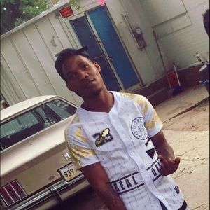 Meet your Posher, Devonte